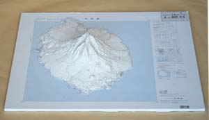 作品：地図模型 利尻島
