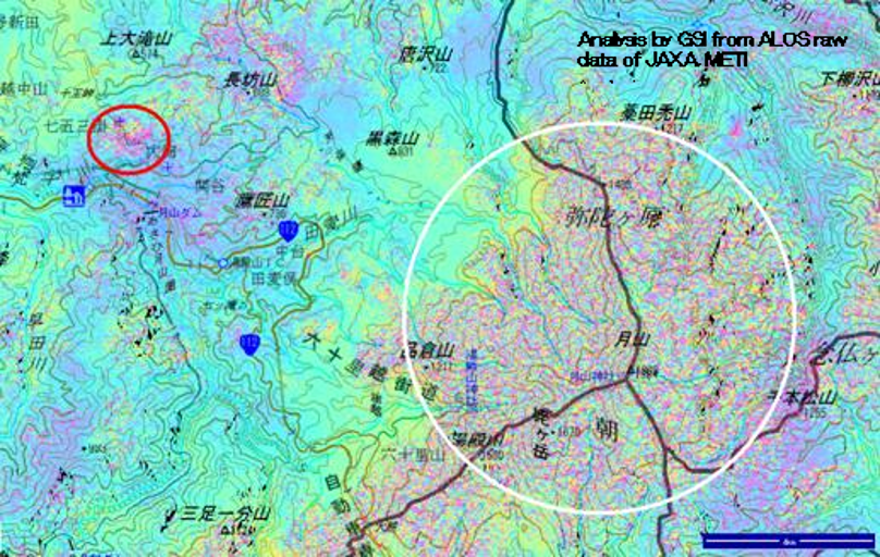 図１　地理院地図上に表示されたSAR干渉画像
