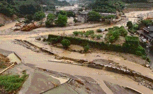 福岡県朝倉市 赤谷川の被害箇所（UAV（ドローン）による動画撮影現場）