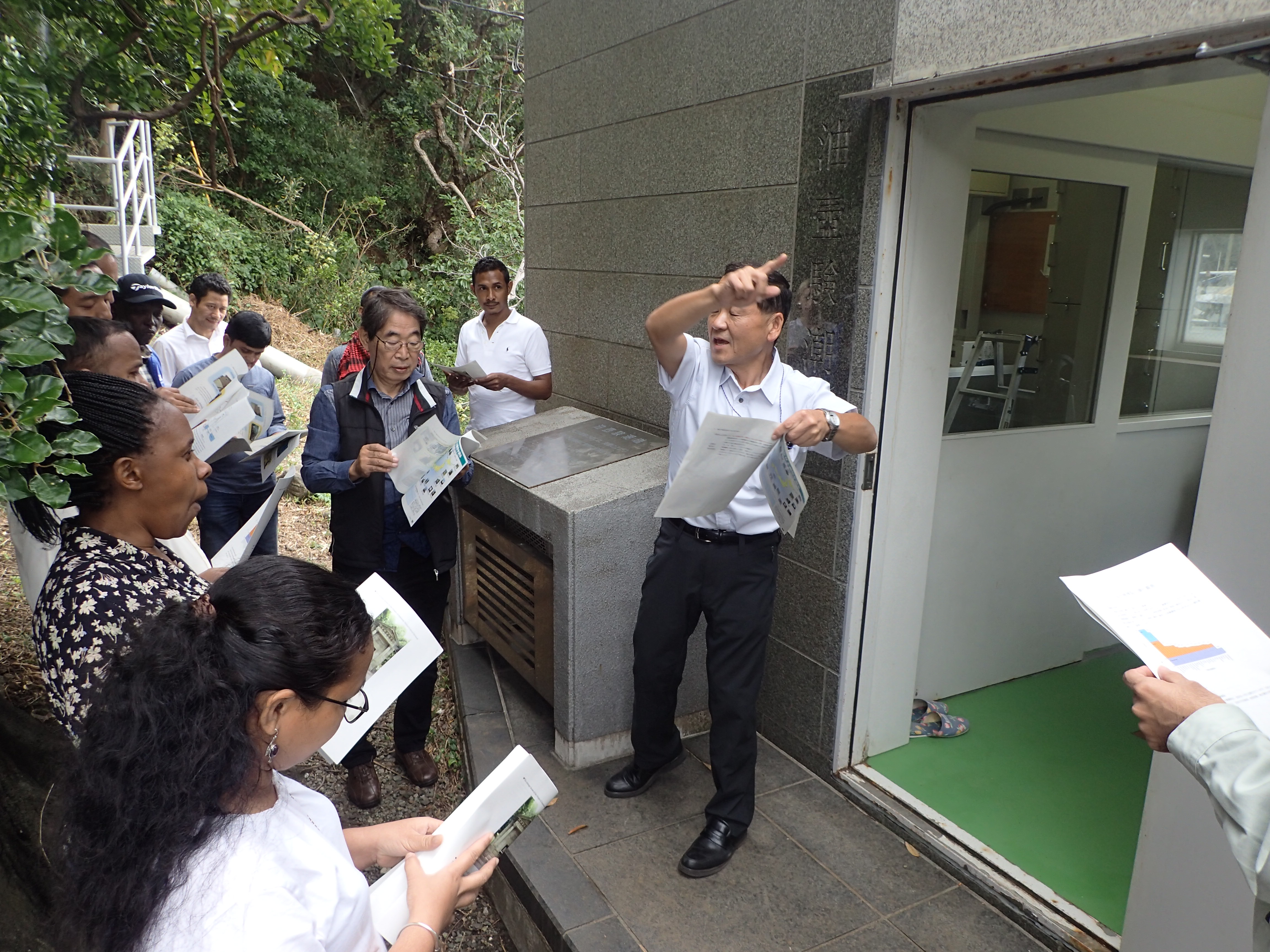photo of the observation facility tour