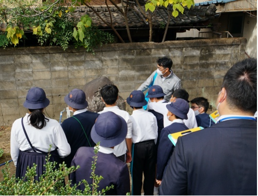 広島県福山市立熊野小学校での授業の様子